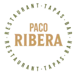 Kreisförmiges Logo für Paco Ribera mit fettgedrucktem Text in der Mitte, umgeben von den Worten Restaurant - Tapas - Bar, die am äußeren Rand wiederholt werden.