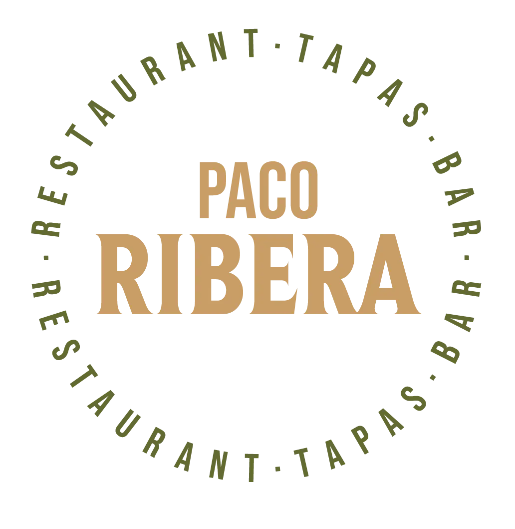 Kreisförmiges Logo für Paco Ribera mit fettgedrucktem Text in der Mitte, umgeben von den Worten Restaurant - Tapas - Bar, die am äußeren Rand wiederholt werden.