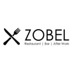 Logo für Zobel Restaurant, Bar, After Work. Mit einer gekreuzten Gabel und einem Messer auf der linken Seite des fettgedruckten Namens ZOBEL, darunter steht Restaurant | Bar | After Work.