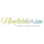 Logo mit dem Wort Neufeldersee in einem Farbverlauf aus gelben, grünen und blauen kursiven Buchstaben über dem Schriftzug HOTEL & RESTAURANT in schwarzen Großbuchstaben auf weißem Hintergrund.