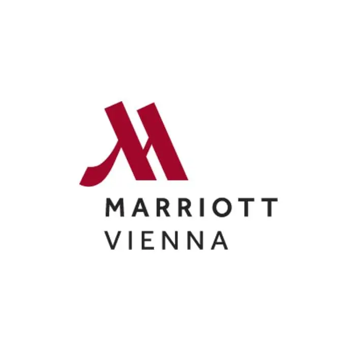 Das Logo von Marriott Vienna zeigt ein stilisiertes rotes M über dem Schriftzug MARRIOTT VIENNA in Schwarz auf weißem Hintergrund.